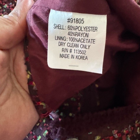 Elegant Burgundy Tweed Jacket Ptp 20” height 20” - Picture 10 of 10